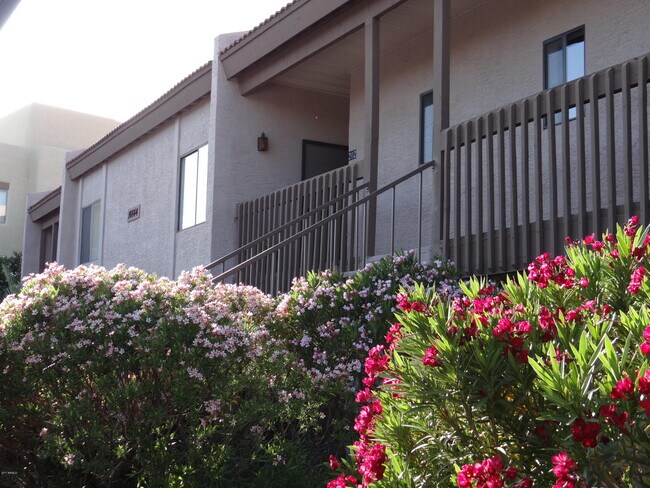 Foto del edificio - 16644 E Westby Dr