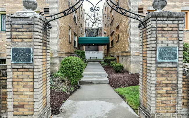Foto del edificio - 1 br, 1 bath Apartment - 6351 Walnut St Apt 3