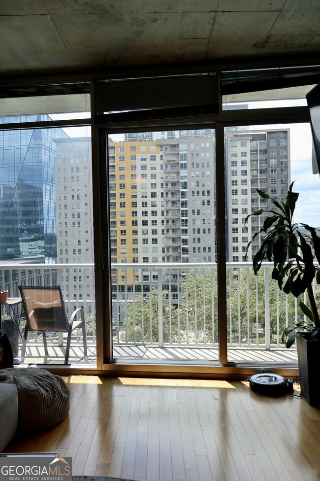 Building Photo - 950 W Peachtree St NW