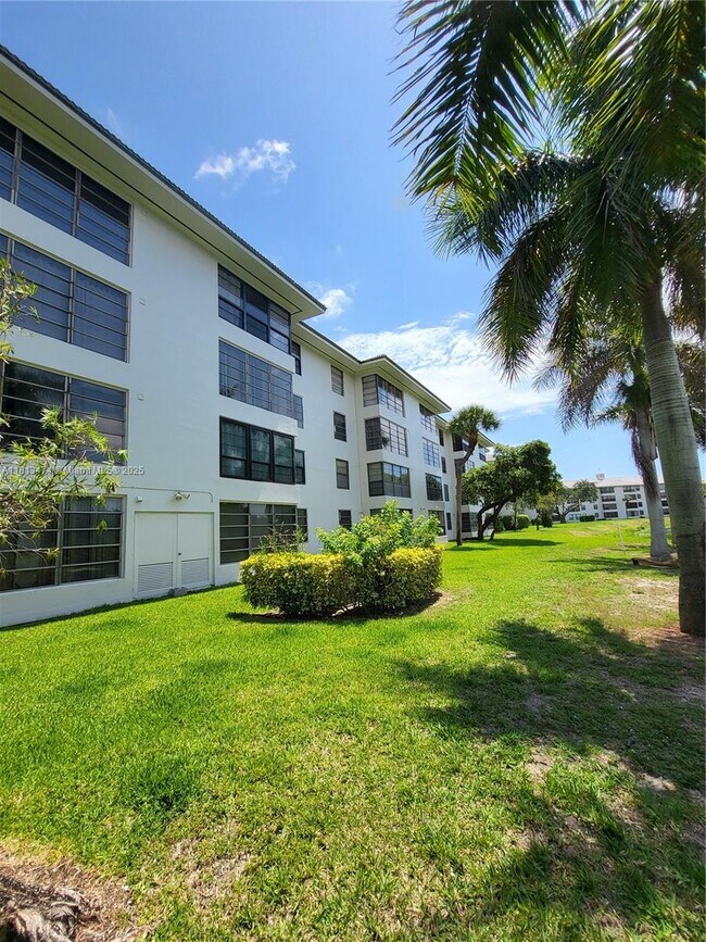 Foto del edificio - 3640 Whitehall Dr
