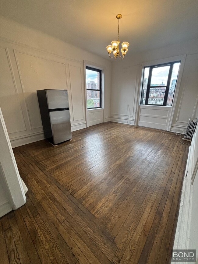 Building Photo - 45 Tiemann Pl