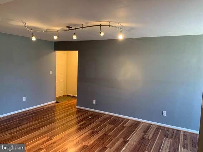 Foto del edificio - 2 Normandy Square Ct