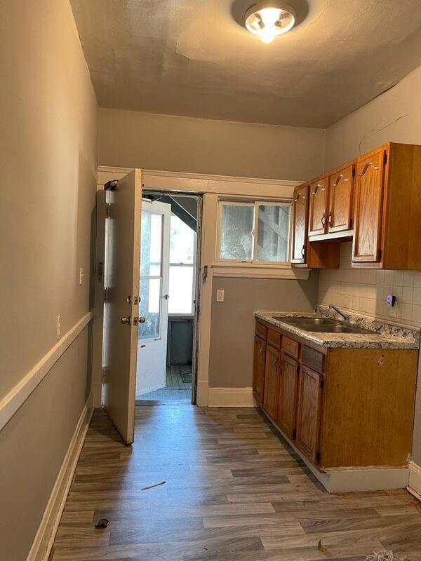 Foto principal - 8901 St Clair Ave.