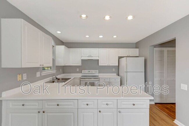 Foto del edificio - 4834 Habersham Ln