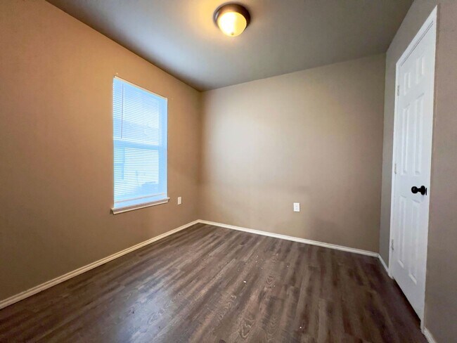 Building Photo - Cozy 3-Bedroom Duplex in the Heart of Lubbock