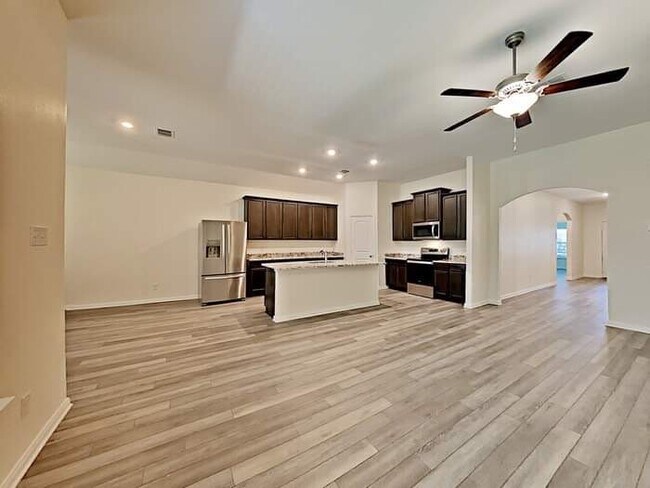Building Photo - 7914 Cactus Plum Dr