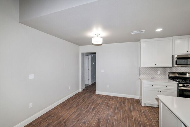 Foto del edificio - Brand New Large Townhome with Bonus Room!