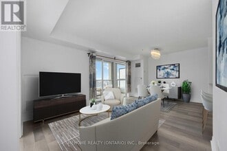 Building Photo - 275-2275 Yorkland Rd