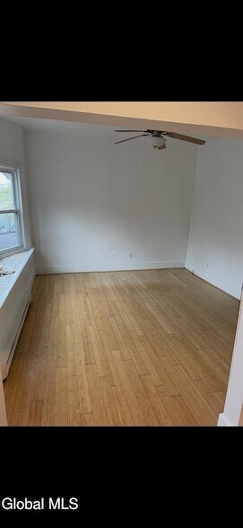 Foto del edificio - 65 Lark St