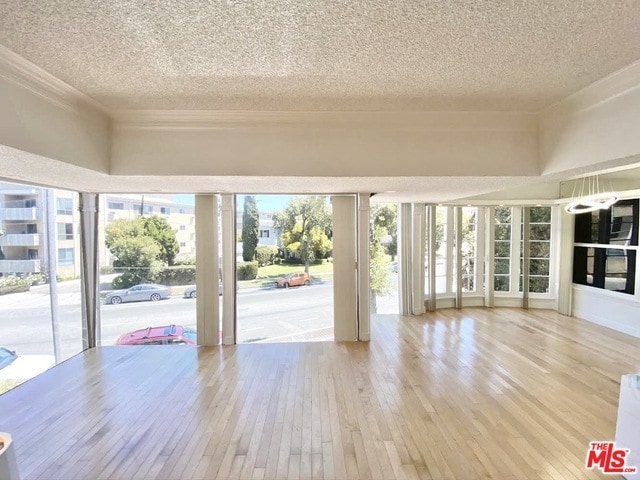 Building Photo - 485 S Roxbury Dr