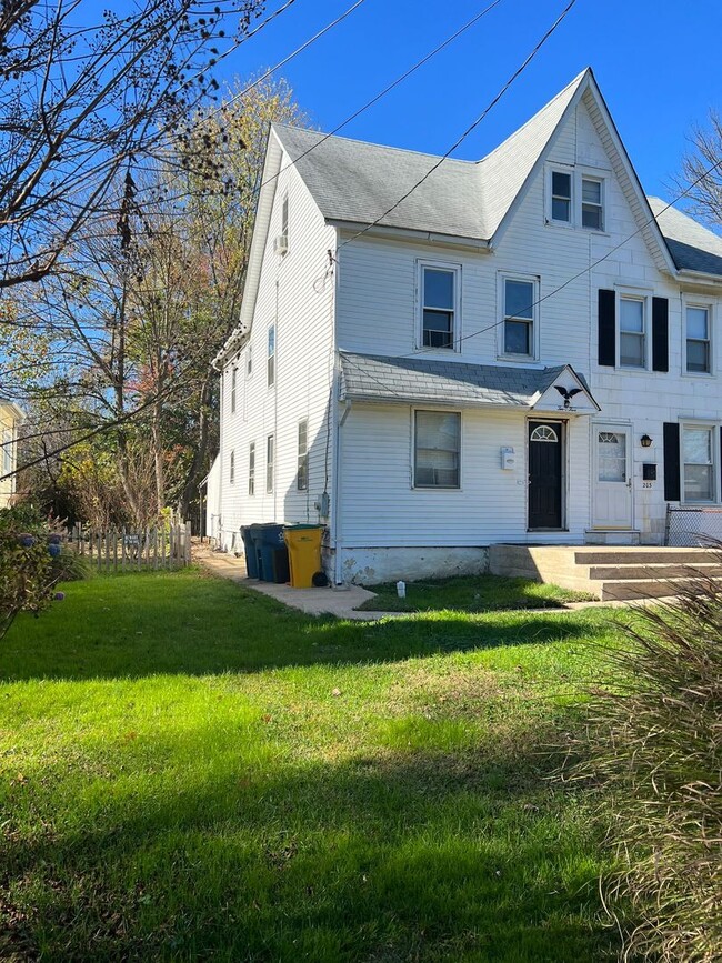 Building Photo - 205 Western Ave