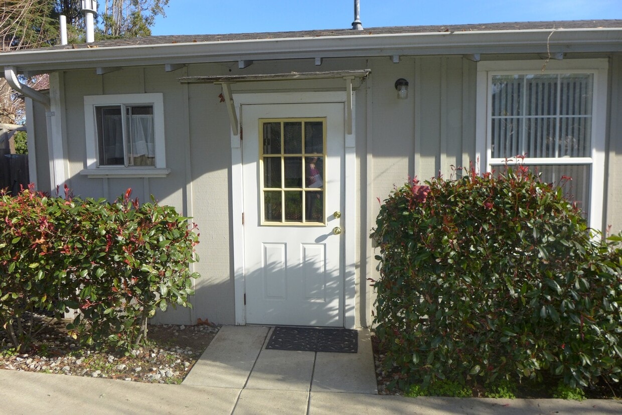 Primary Photo - 2305-2307 Freedom Blvd