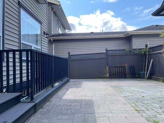 Photo du bâtiment - 6671-192A 192a St
