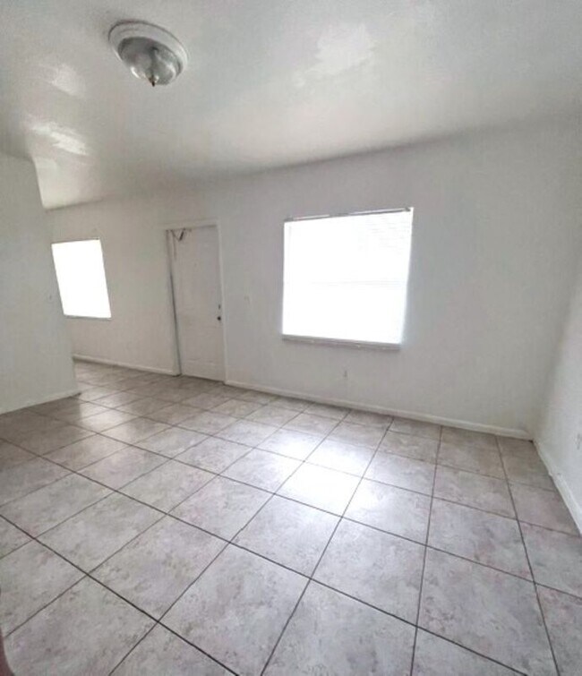 Foto del edificio - 4039 NW 31st Ave