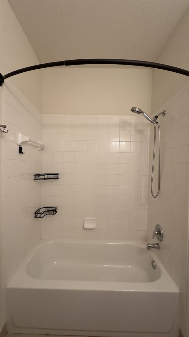Building Photo - 3042 Grandiflora Dr