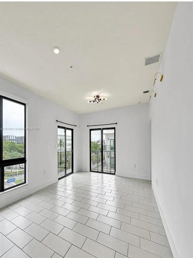 Foto del edificio - 8167 NW 41st St