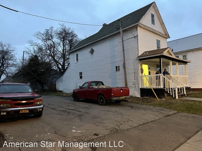 Building Photo - 4 br, 1 bath House - 401 Military Rd