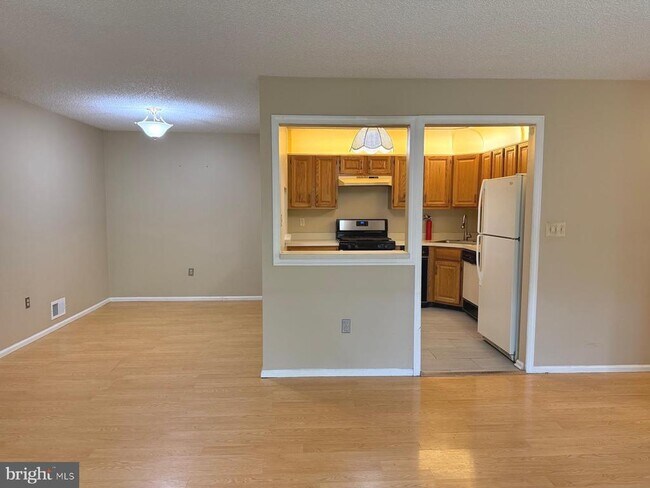 Building Photo - 31 Kite Ct