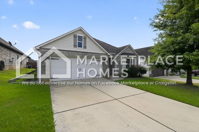 Building Photo - 2758 Lily Cir