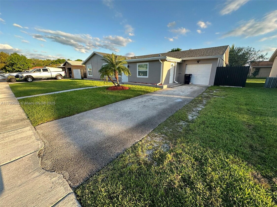 Foto principal - 11042 SW 166th Terrace