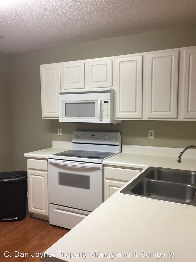 Building Photo - 3 br, 2 bath House - 107 Willow Bend Drive