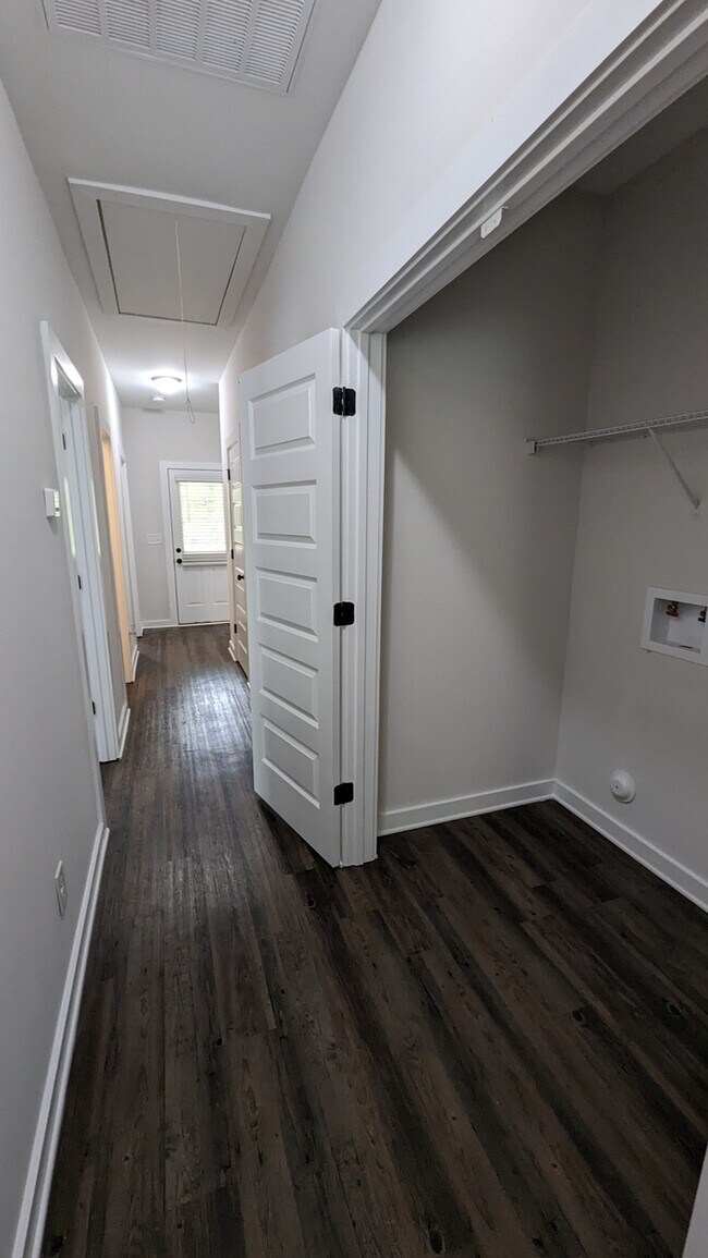 Foto del edificio - 4060 Ashley Drive