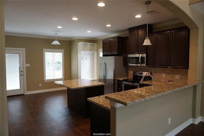 Building Photo - 1308 Milner Dr