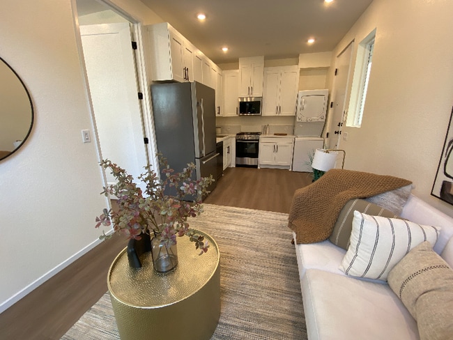 Foto del edificio - 3042-3044 J St