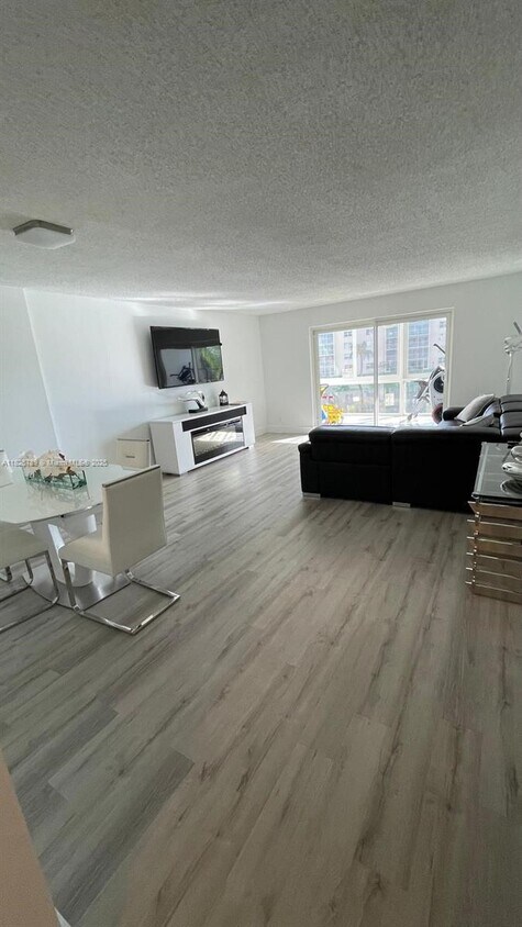 Foto principal - 311 SE 3rd St