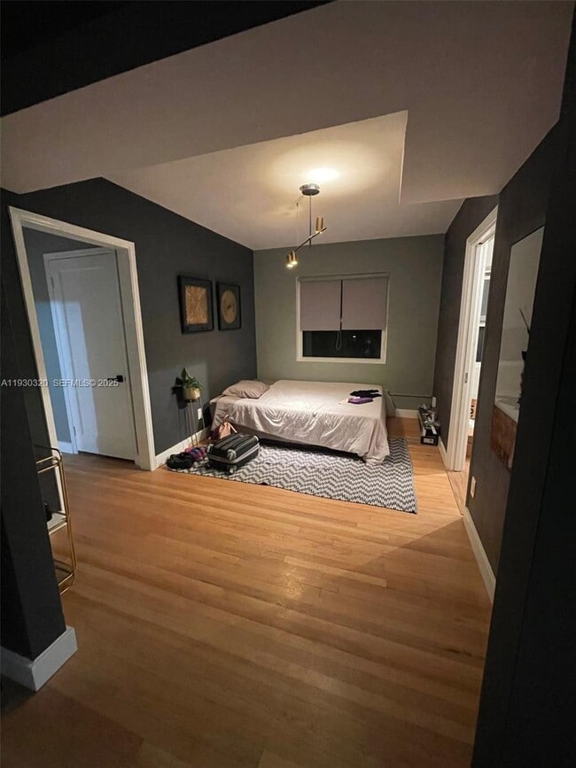 Building Photo - 9140 NE 8th Ave