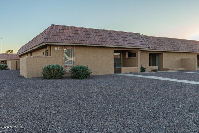 Foto del edificio - 511 W Blackhawk Dr