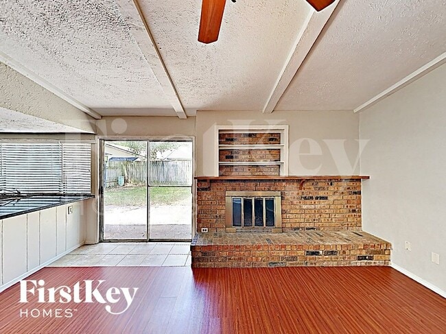 Foto del edificio - 16934 Macleish Dr