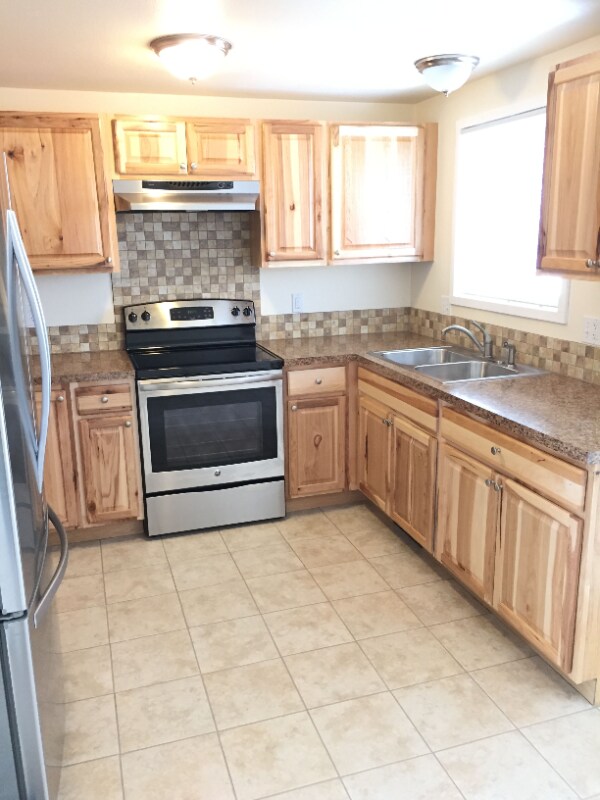 Foto del edificio - 1015 Roosevelt Ave