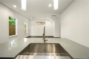 Foto del edificio - 9440 Kerrwood Ln