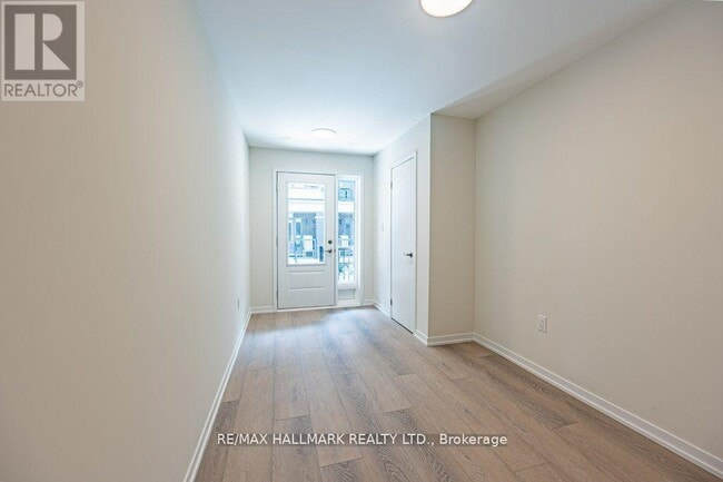 Building Photo - 49 Matawin Ln