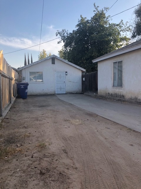 Building Photo - 520 Woodrow Ave