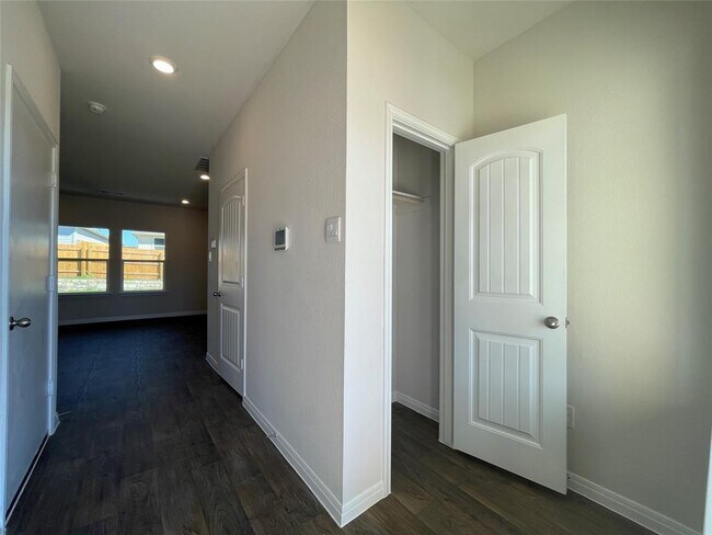 Building Photo - 156 Alamo Vine Ct