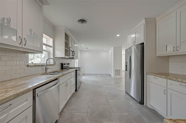 Building Photo - 7702 Oldhaven St