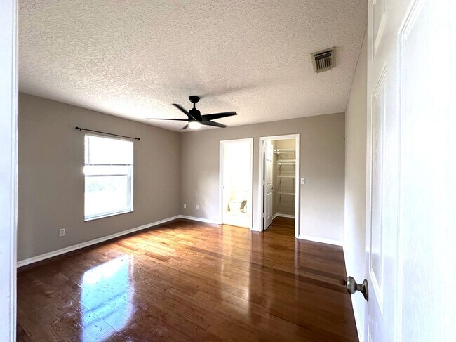 Foto del edificio - 474 SW Fields Ave