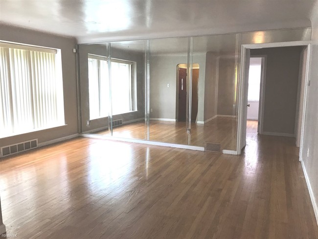 Foto del edificio - 3 br, 1.5 bath House - 23541 Jerome St