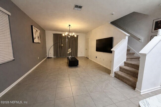 Foto del edificio - 896 Rotary Rd