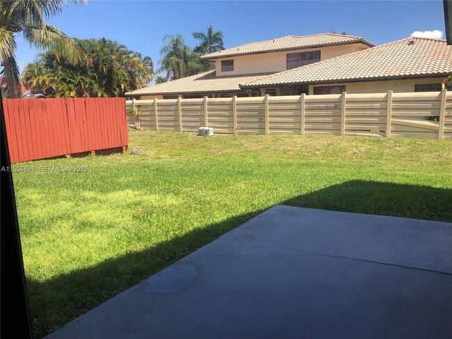 Building Photo - 719 SE 3rd Ave