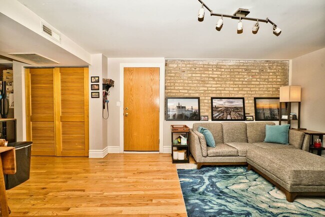 Foto del edificio - 4203 N Lawndale Ave