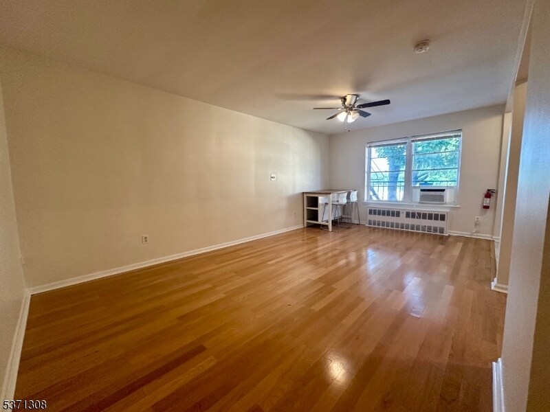 Foto principal - 6 Hillside Ave