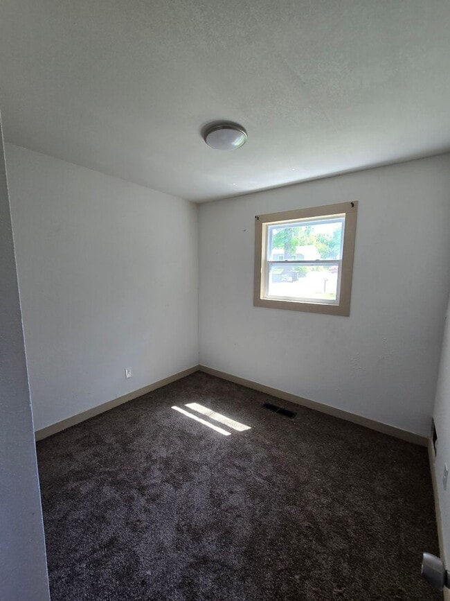 Foto del edificio - 3 bedroom 1 bath house