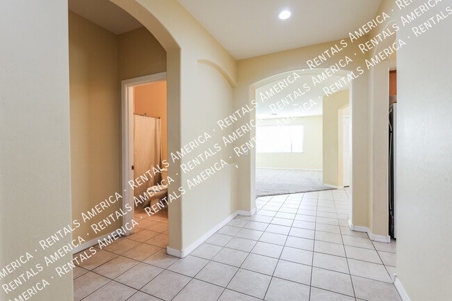 Building Photo - 4337 W Powell Dr