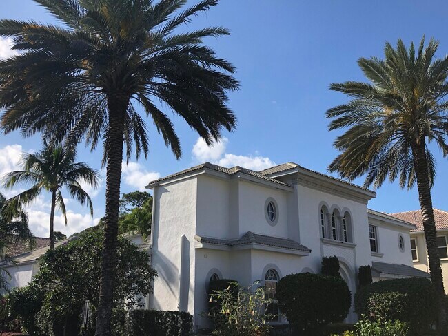 Foto del edificio - 6766 Royal Orchid Cir