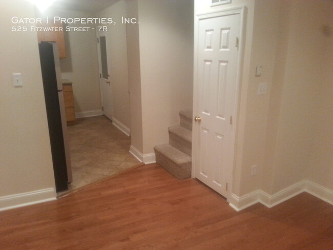 Building Photo - Great 2 Bedroom Trinity in Queen Village!