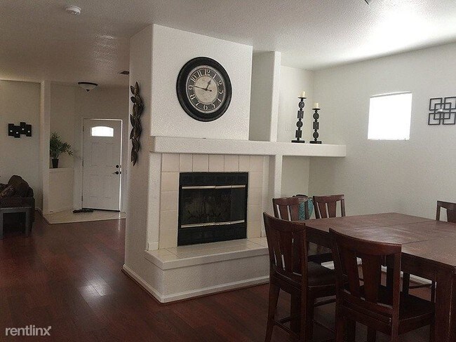 Foto del edificio - 4 br, 3 bath Townhome - 7425 High Point Lane
