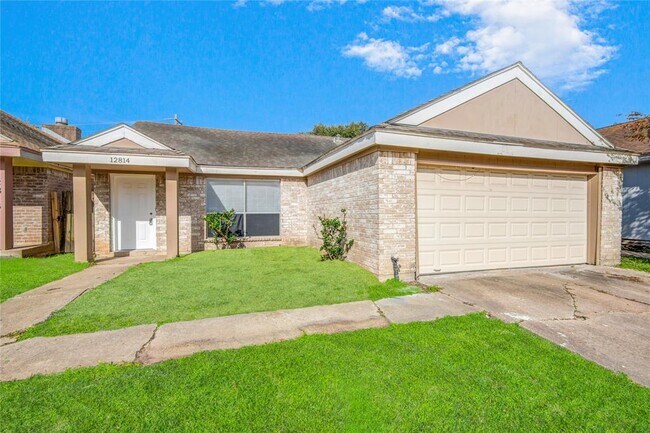 Foto del edificio - 12814 Village Gate Dr